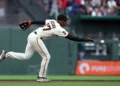 Conozcamos a Marco Luciano, el talentoso prospecto dominicano de tan solo 21 años que ha dado sus primeros pasos en las Grandes Ligas del béisbol.