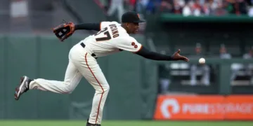 Conozcamos a Marco Luciano, el talentoso prospecto dominicano de tan solo 21 años que ha dado sus primeros pasos en las Grandes Ligas del béisbol.