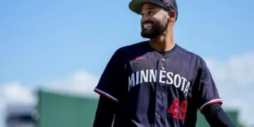 ¡Pablo López busca brillar contra los Cardenales de San Luis en un emocionante duelo de compatriotas!