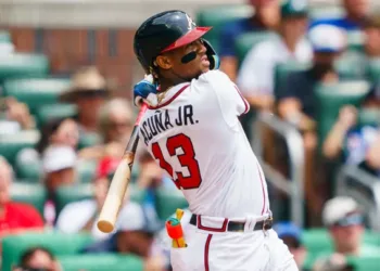 Ronald Acuña Jr.: Un Festín de Hits, Jonrón y Dominio en el Diamante