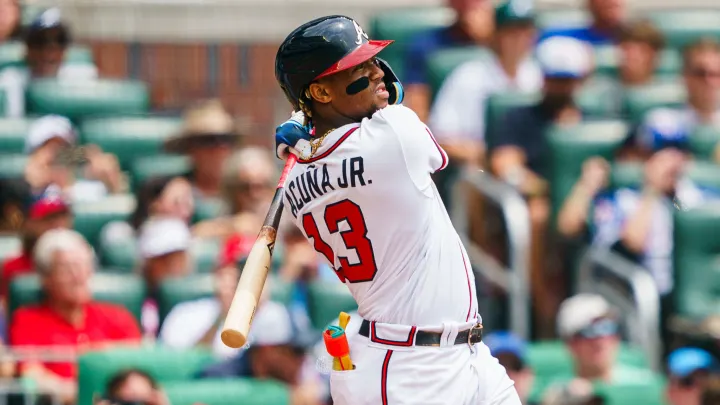 Ronald Acuña Jr.: Un Festín de Hits, Jonrón y Dominio en el Diamante