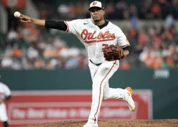 Jóvenes latinos que han dejado una huella en la temporada 2023 de la MLB.